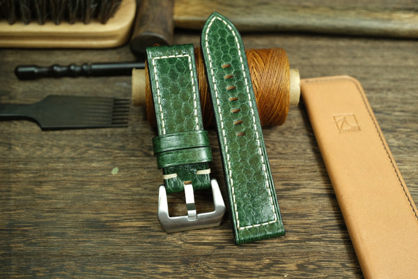 PANERAI WATCH BAND HANDMADE, SNAKE LEATHER GREEN COLOR.