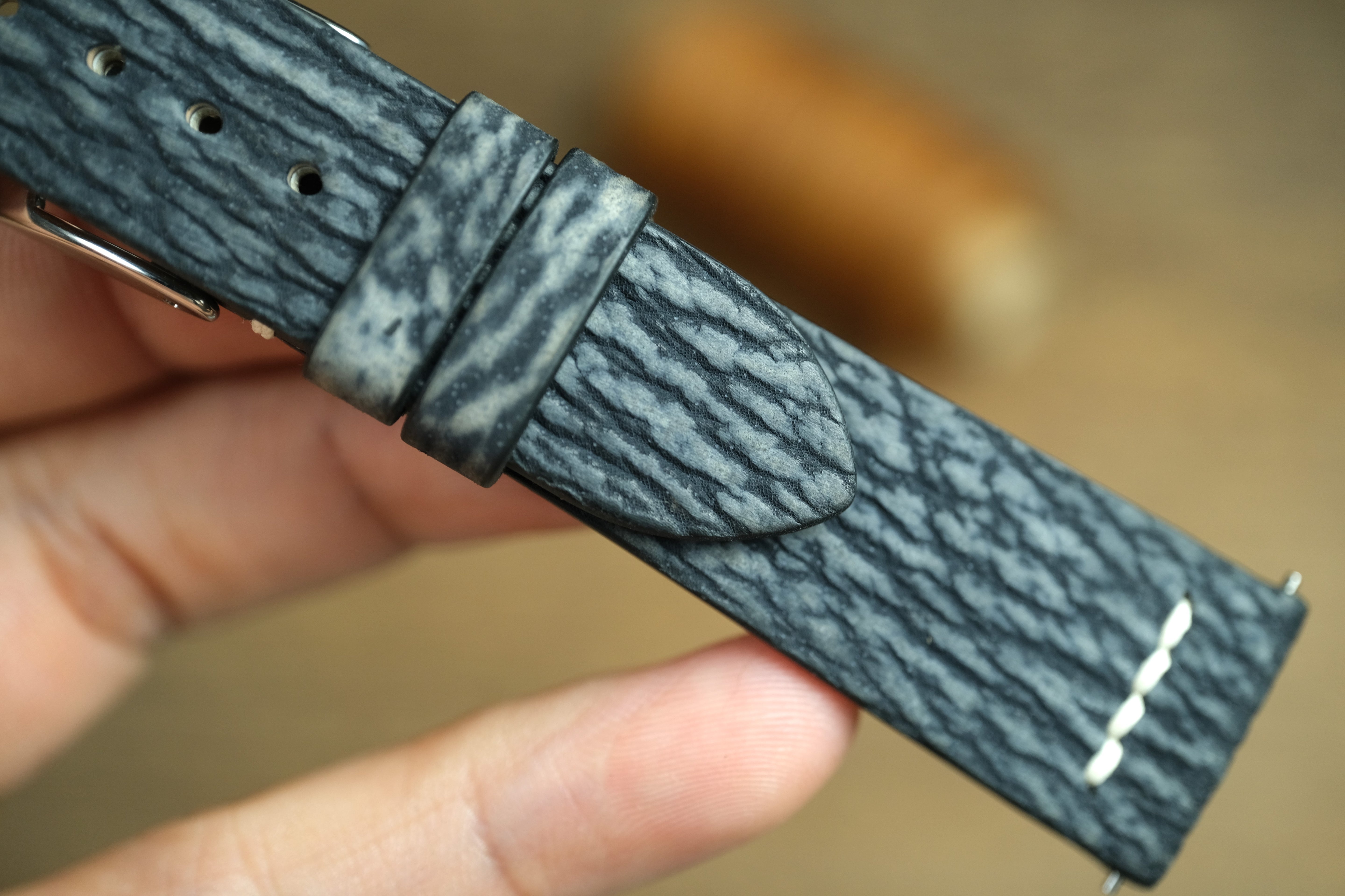 Row-Stitch Shark Leather Watch Strap in Black Grey