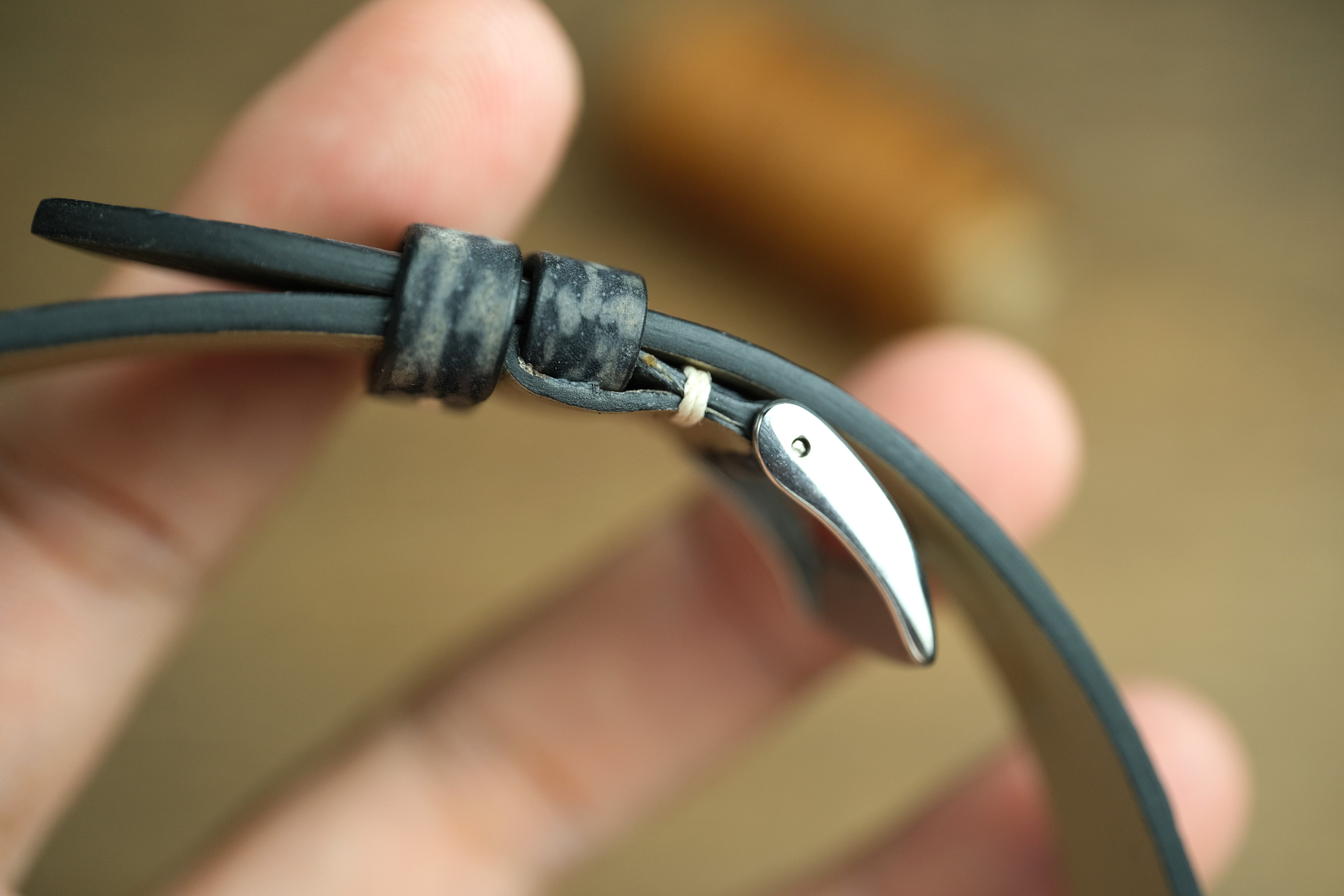 Row-Stitch Shark Leather Watch Strap in Black Grey