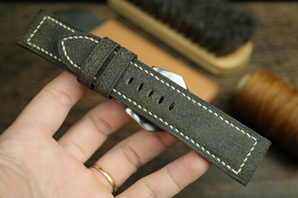 PANERAI WATCH STRAP, BLACK DISTRESSED LEATHER WATCH BAND.