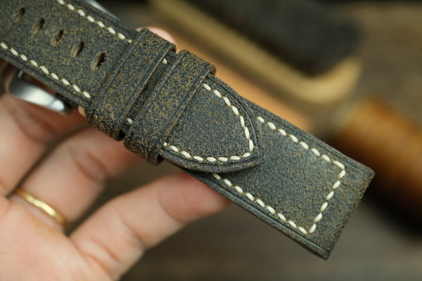 PANERAI WATCH STRAP, BLACK DISTRESSED LEATHER WATCH BAND.