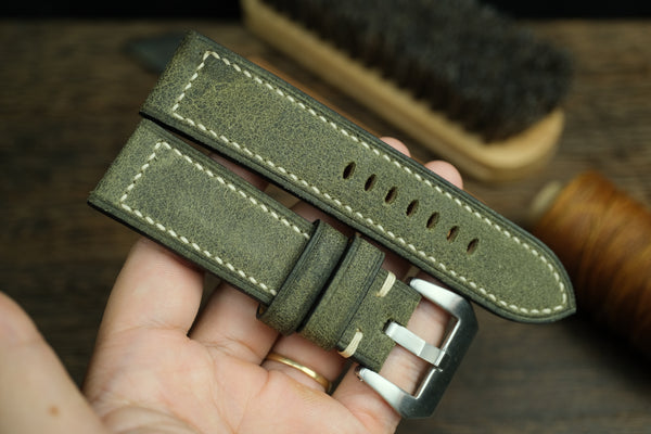 PANERAI WATCH STRAP, OLIVE GREEN DISTRESSED LEATHER WATCH BAND.