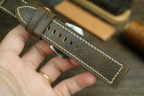 PANERAI LEATHER WATCH STRAP, BLACK/GOLD DISTRESSED LEATHER WATCH BAND.