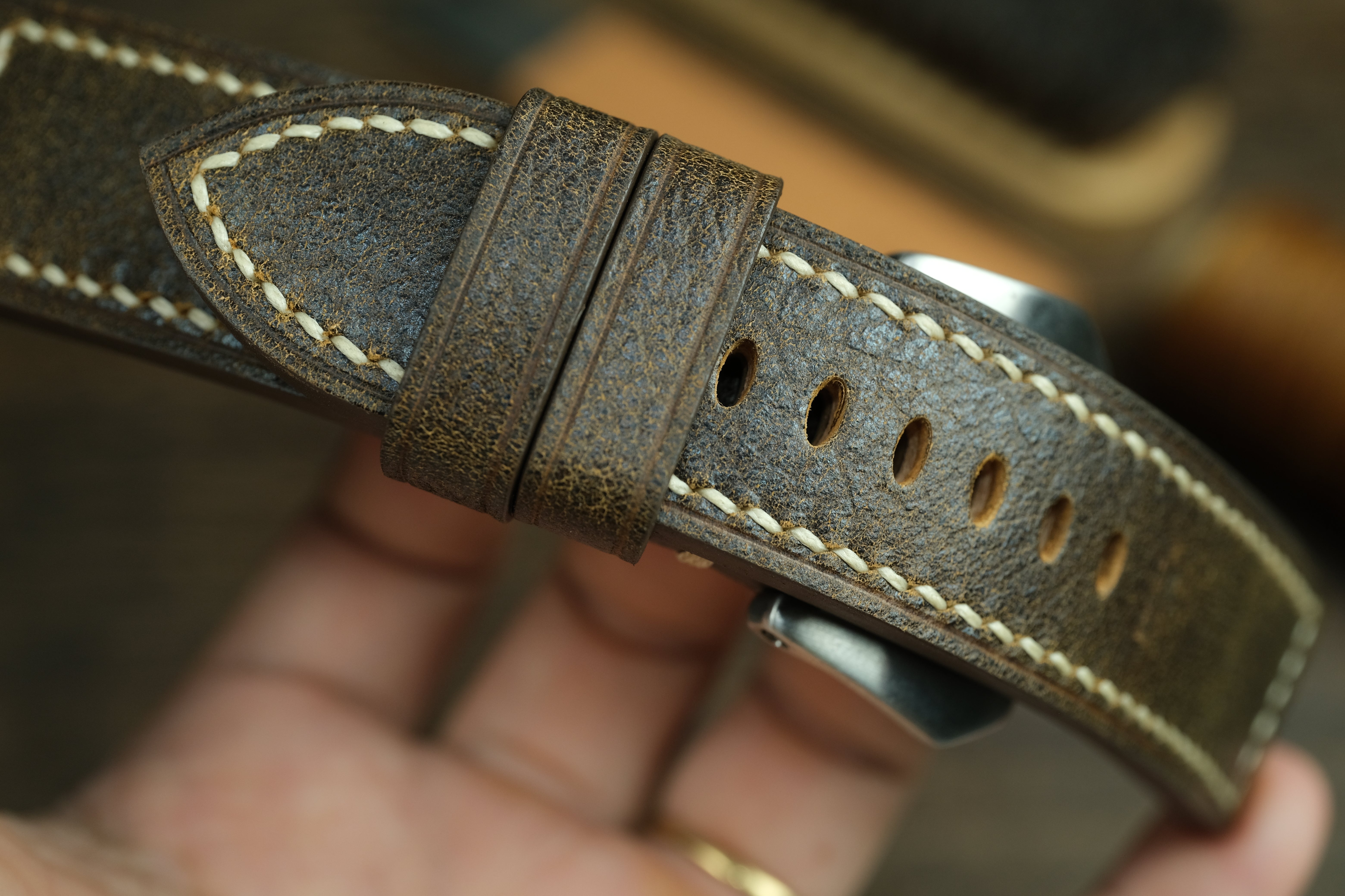 PANERAI LEATHER WATCH STRAP, BLACK/GOLD DISTRESSED LEATHER WATCH BAND.