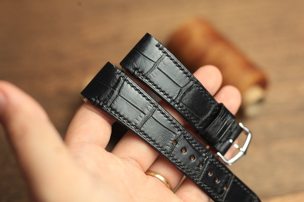 SANTOS DE CARTIER WATCH STRAP, BLACK ALLIGATOR BAND.