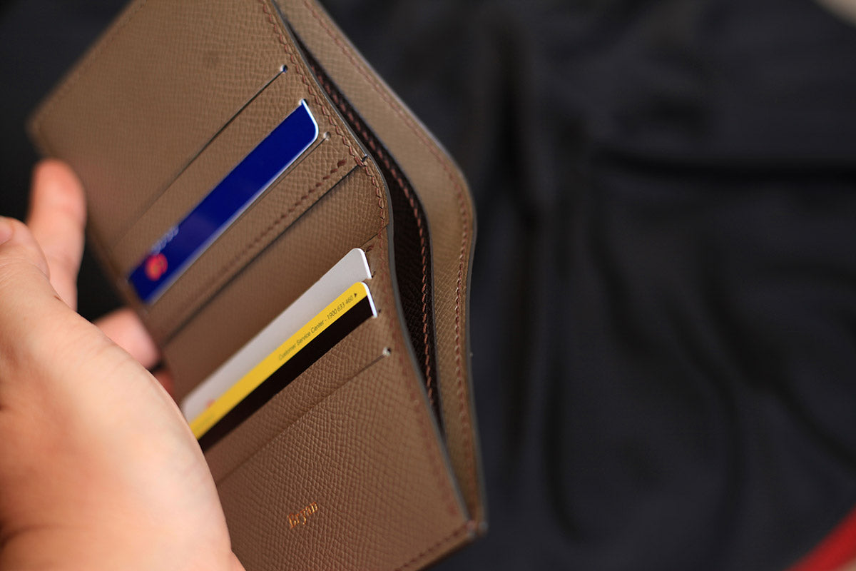 brown bifold mens wallet