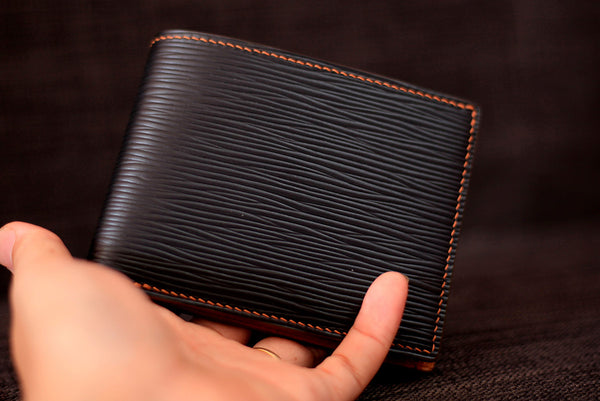 leather-bifold-wallet-with-coin-pocket