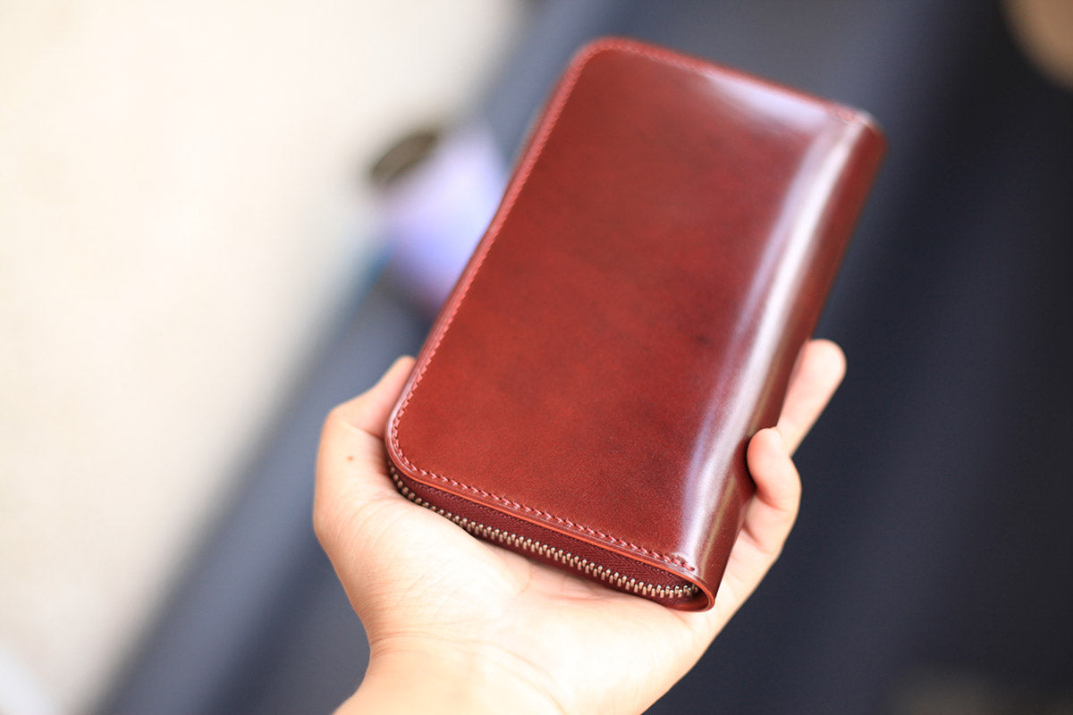 shell cordovan relma goat leather zipper wallet